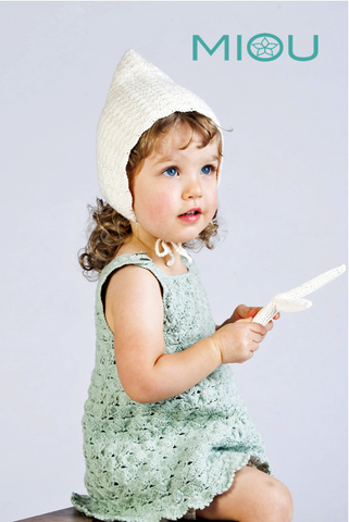 Miou's sweet, summery crochet dresses for girls